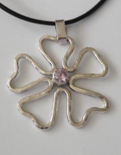 OJNP 44 - Wire Rose with lilac stone